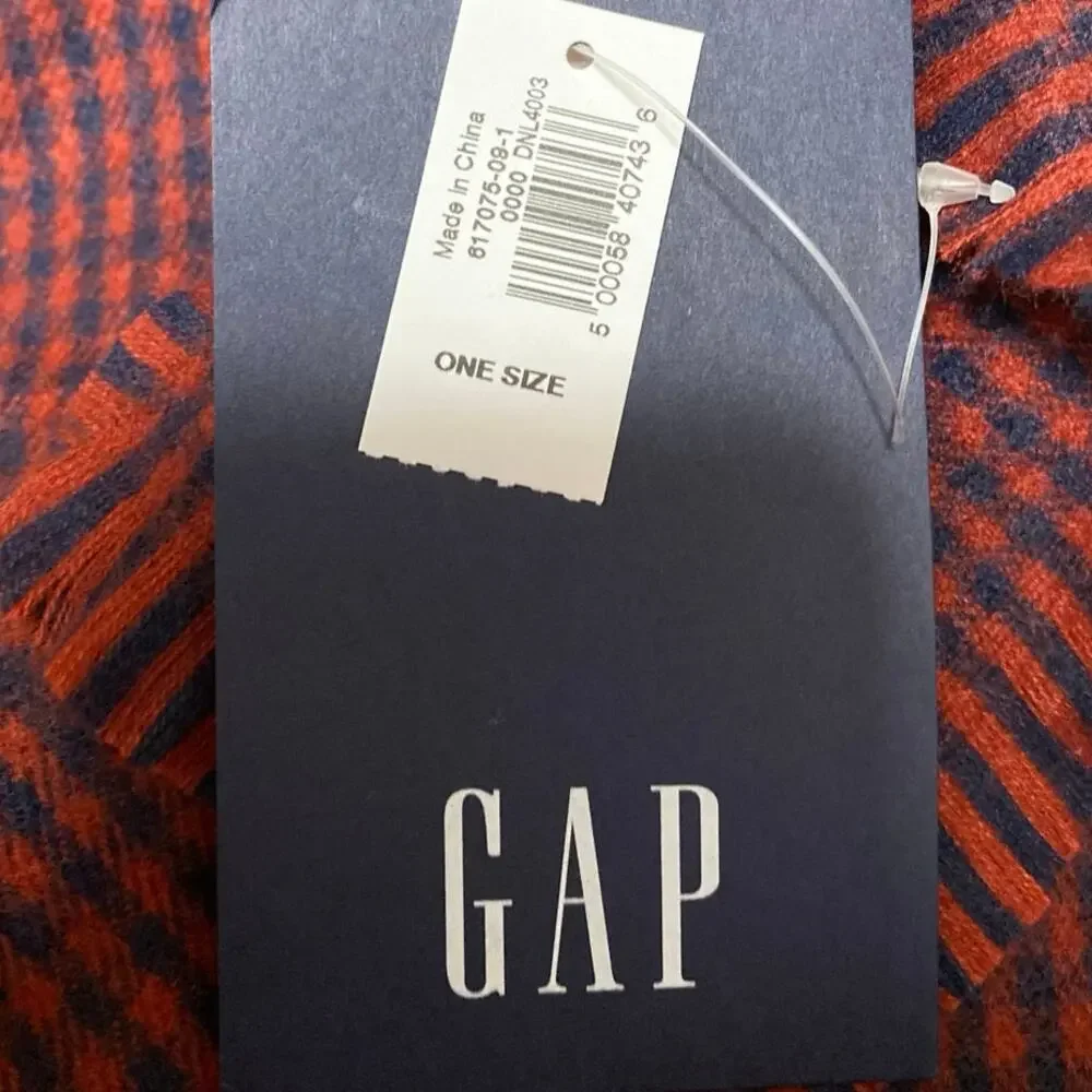 GAP new red
